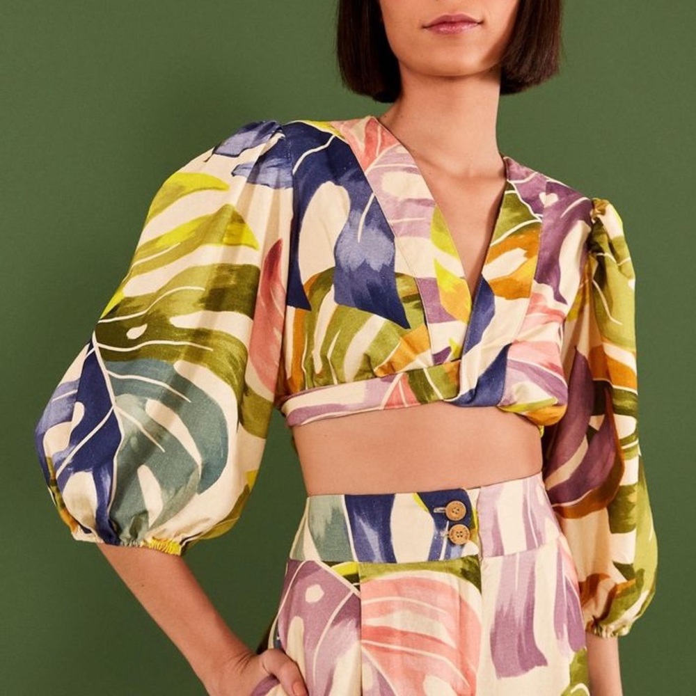 FARM Rio Multicolor Leaf Print Crop Top Tie Back Puff Sleeves linen blend